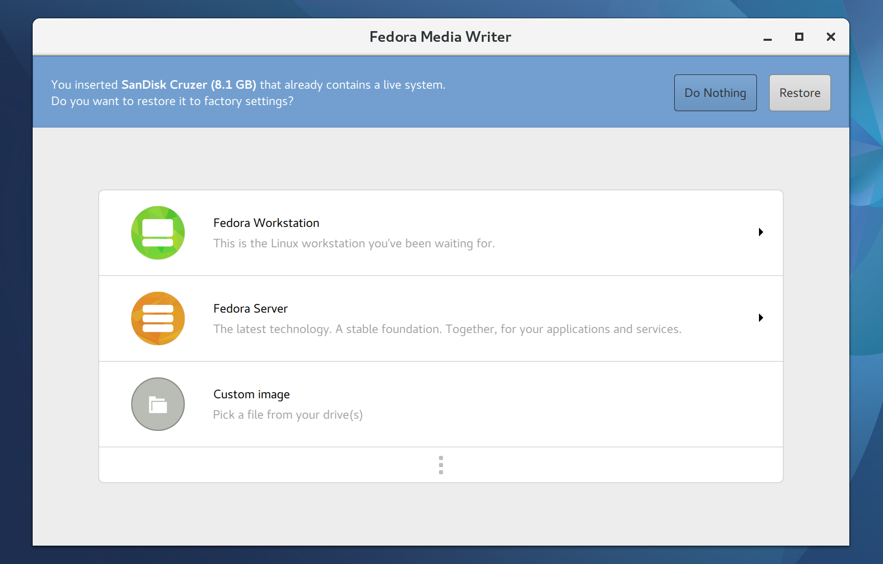 Fedora Media Writer running, with expanded image list